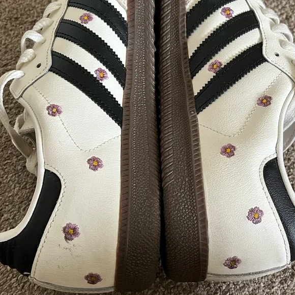 Adidas Samba White Sneakers with Black Stripes and Floral Embroidery - Picture 8 of 14